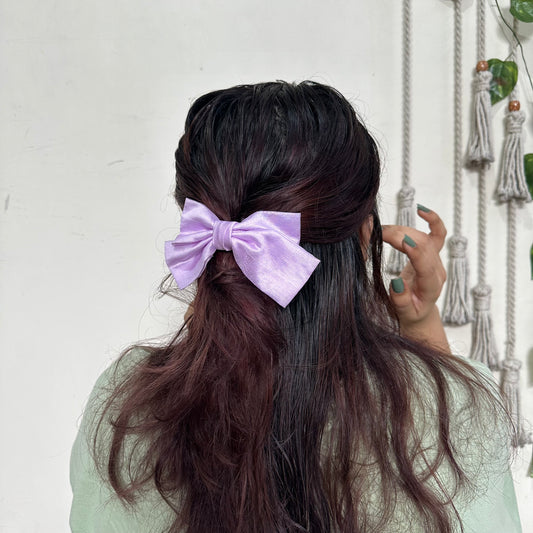 Bow hair clutch