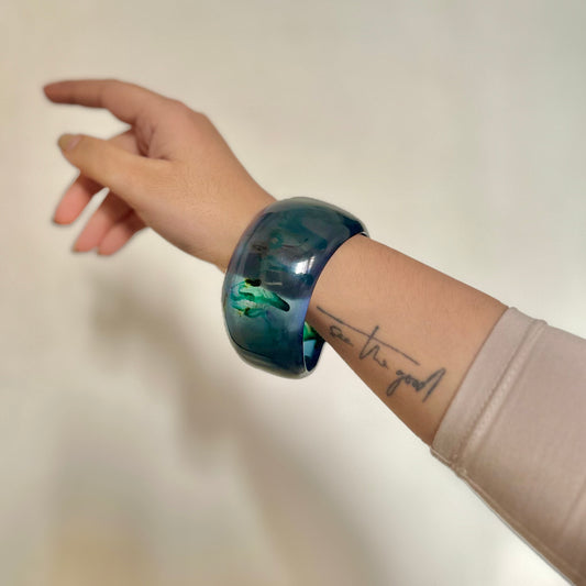 BLUE RESIN BRACELET