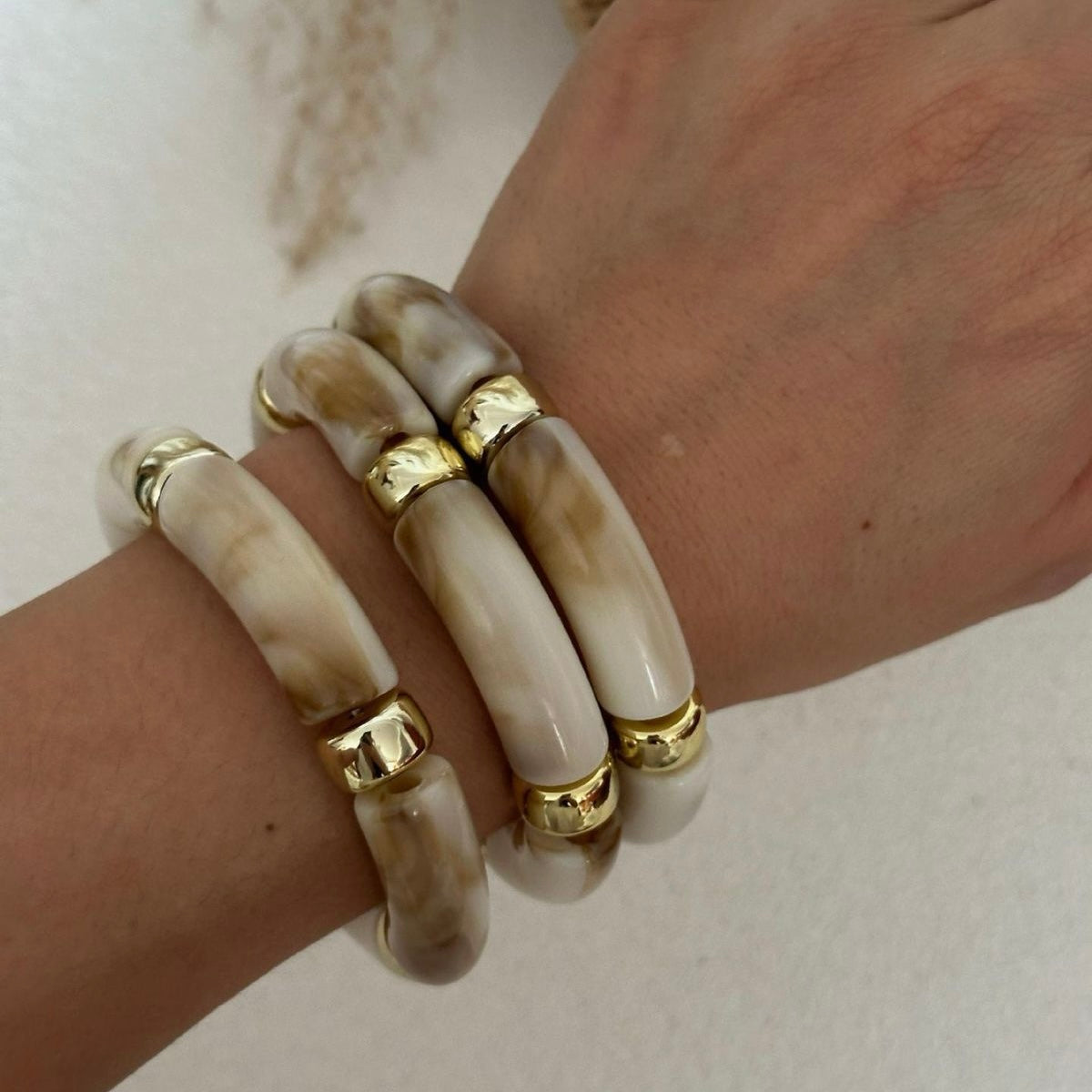 SET OF 3 ELASTIC RESIN/ACRYLIC BRACELETS