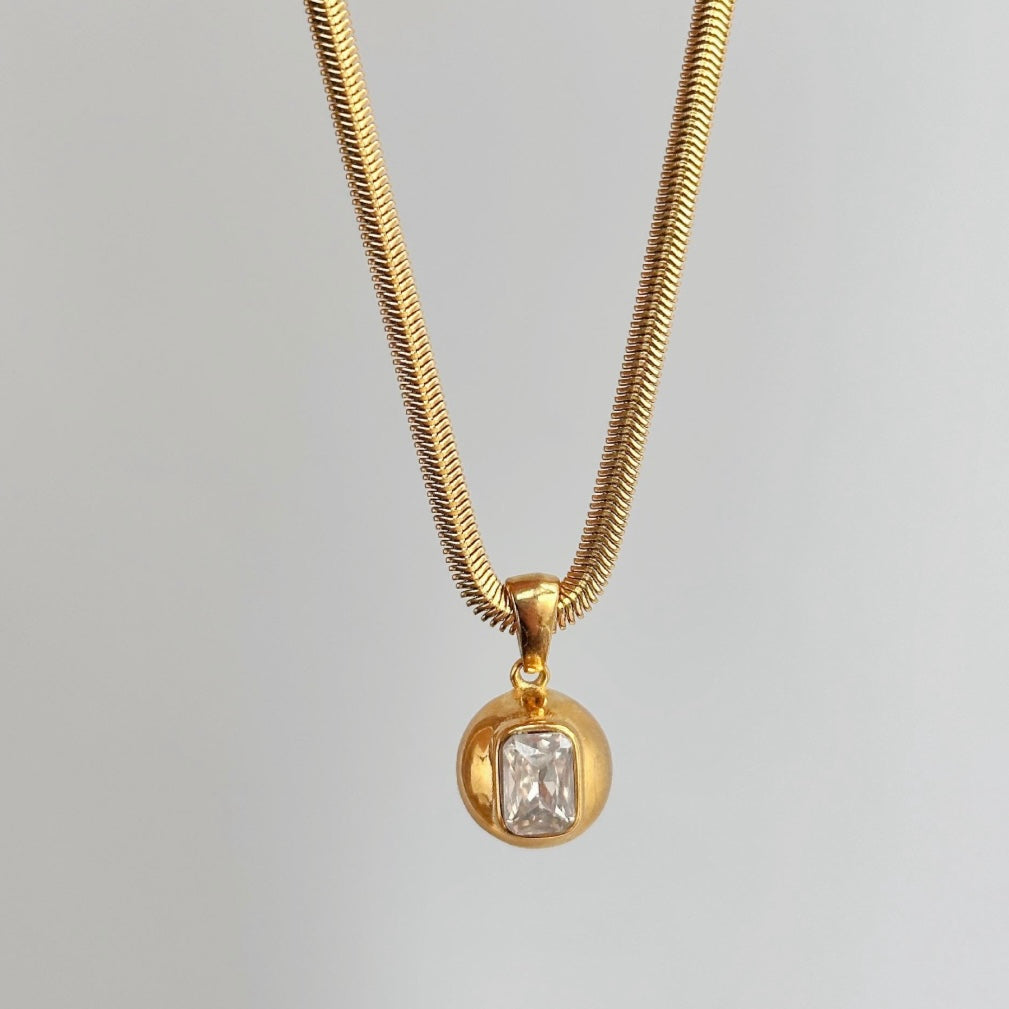 NIA PENDANT NECKLACE | 18K GOLD PLATED