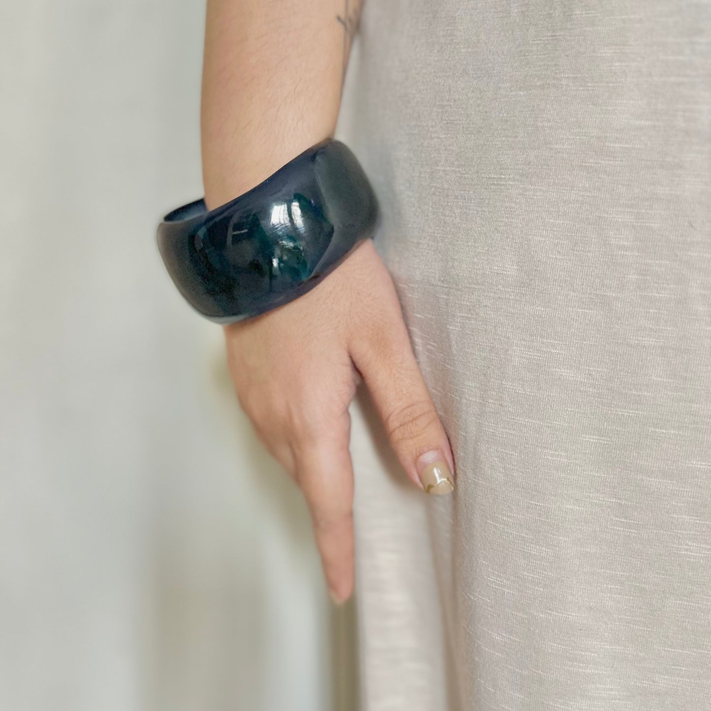 BLUE RESIN BRACELET