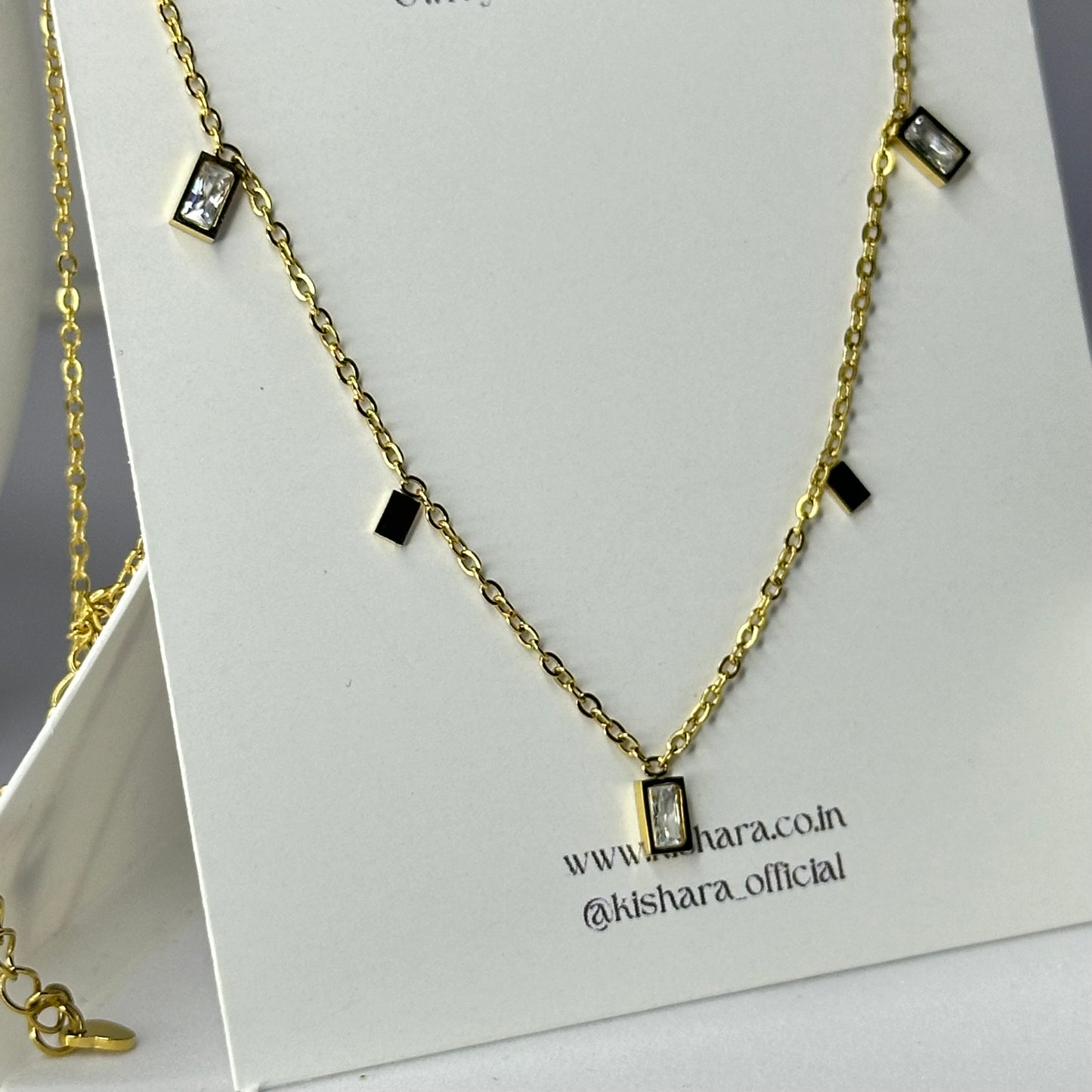 LARA NECKLACE