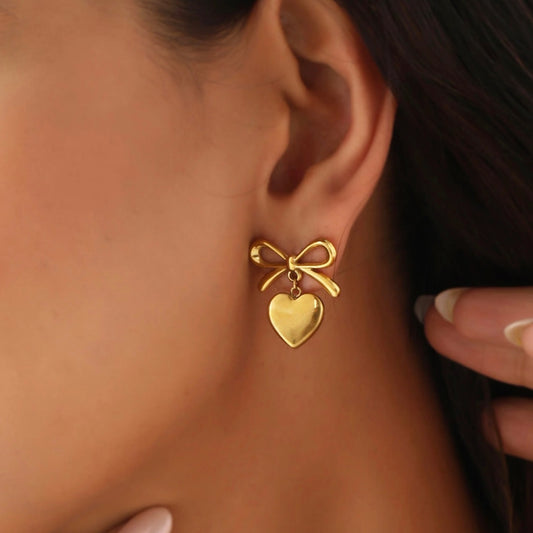BOW HEARTED STUDS