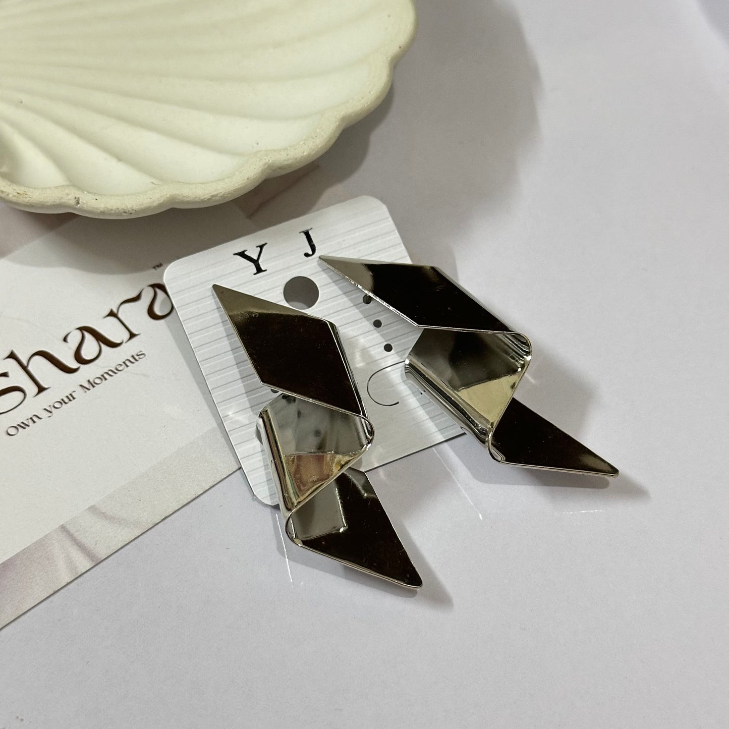 Curved earring