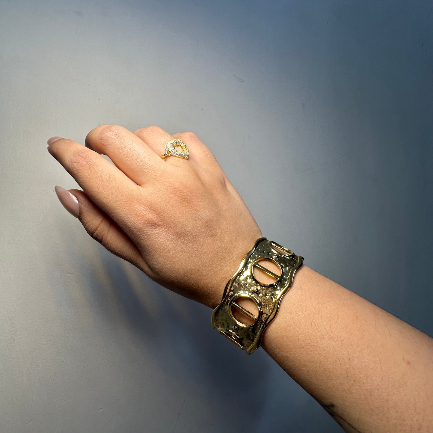GOLD CHUNKY CUFF BRACELET