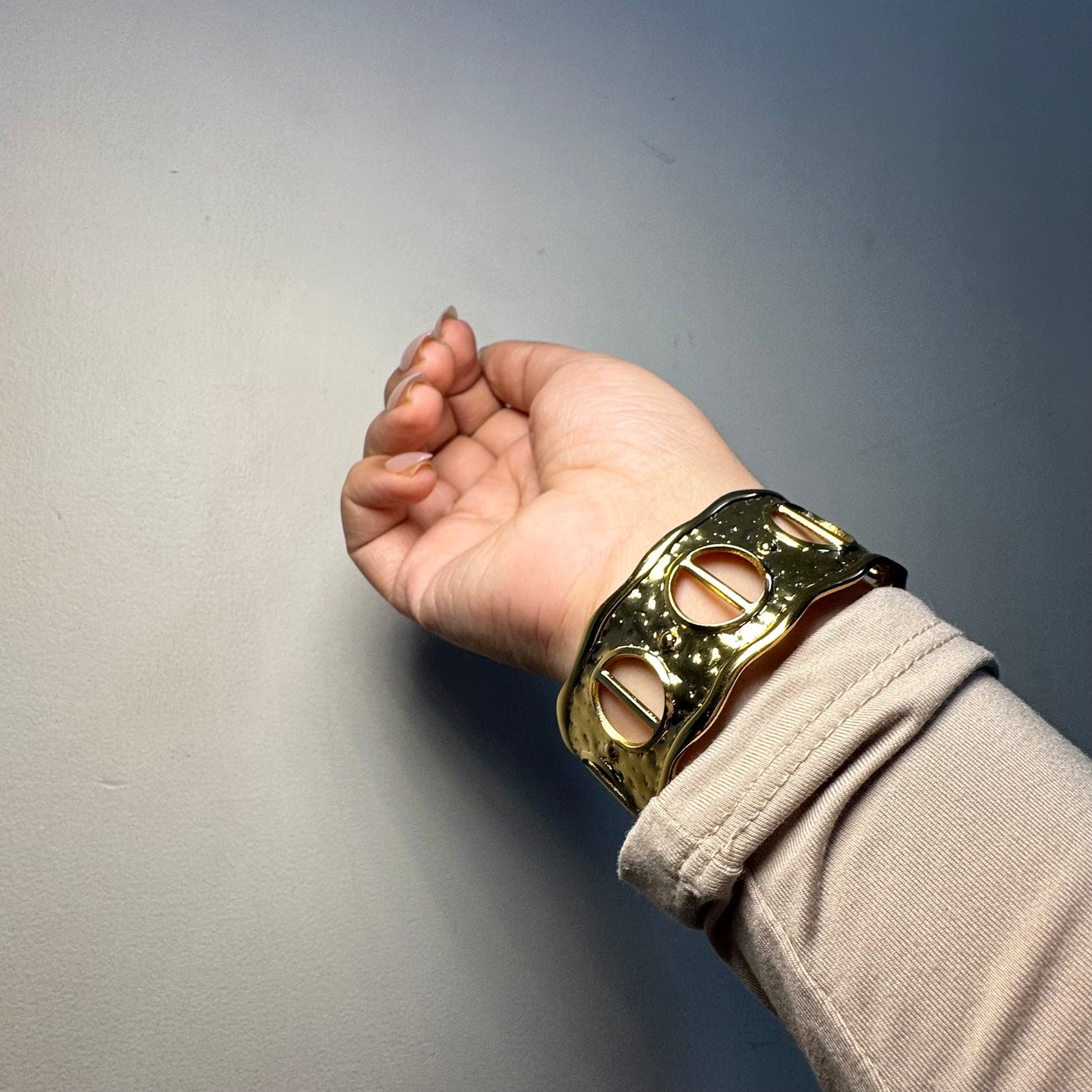 GOLD CHUNKY CUFF BRACELET