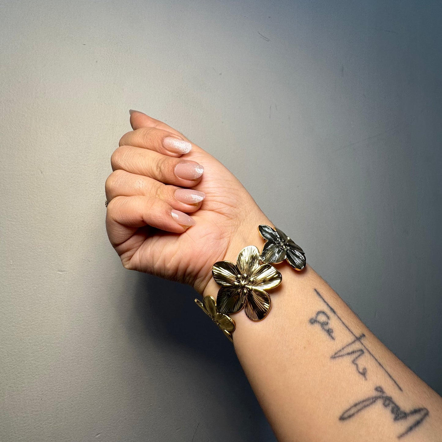 DAISY FLOWER CHUNKY KADA BRACELET