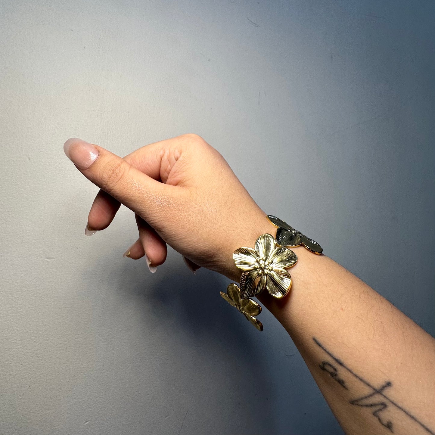 DAISY FLOWER CHUNKY KADA BRACELET