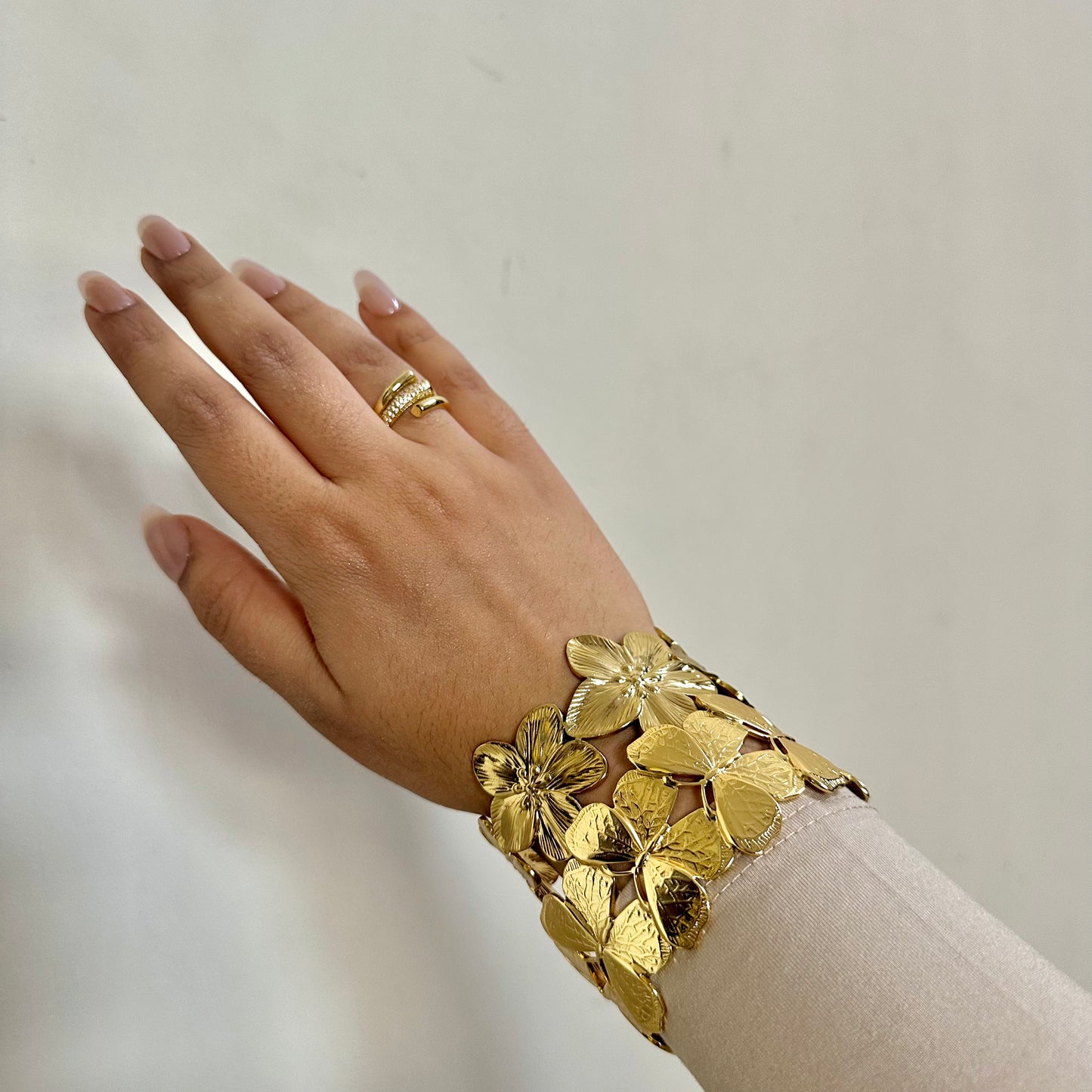 CHUNKED BUTTERFLY KADA BRACELET