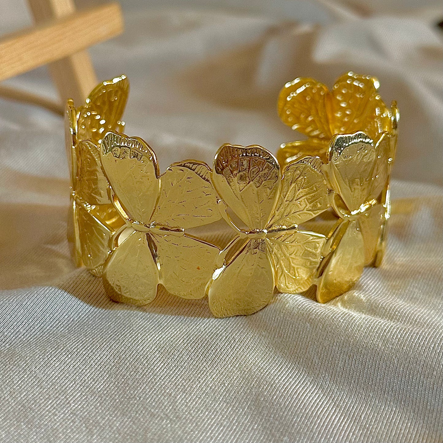 CHUNKED BUTTERFLY KADA BRACELET