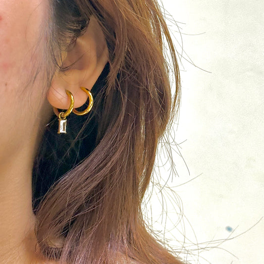 DANGLER HUUGIE HOOP EARRING
