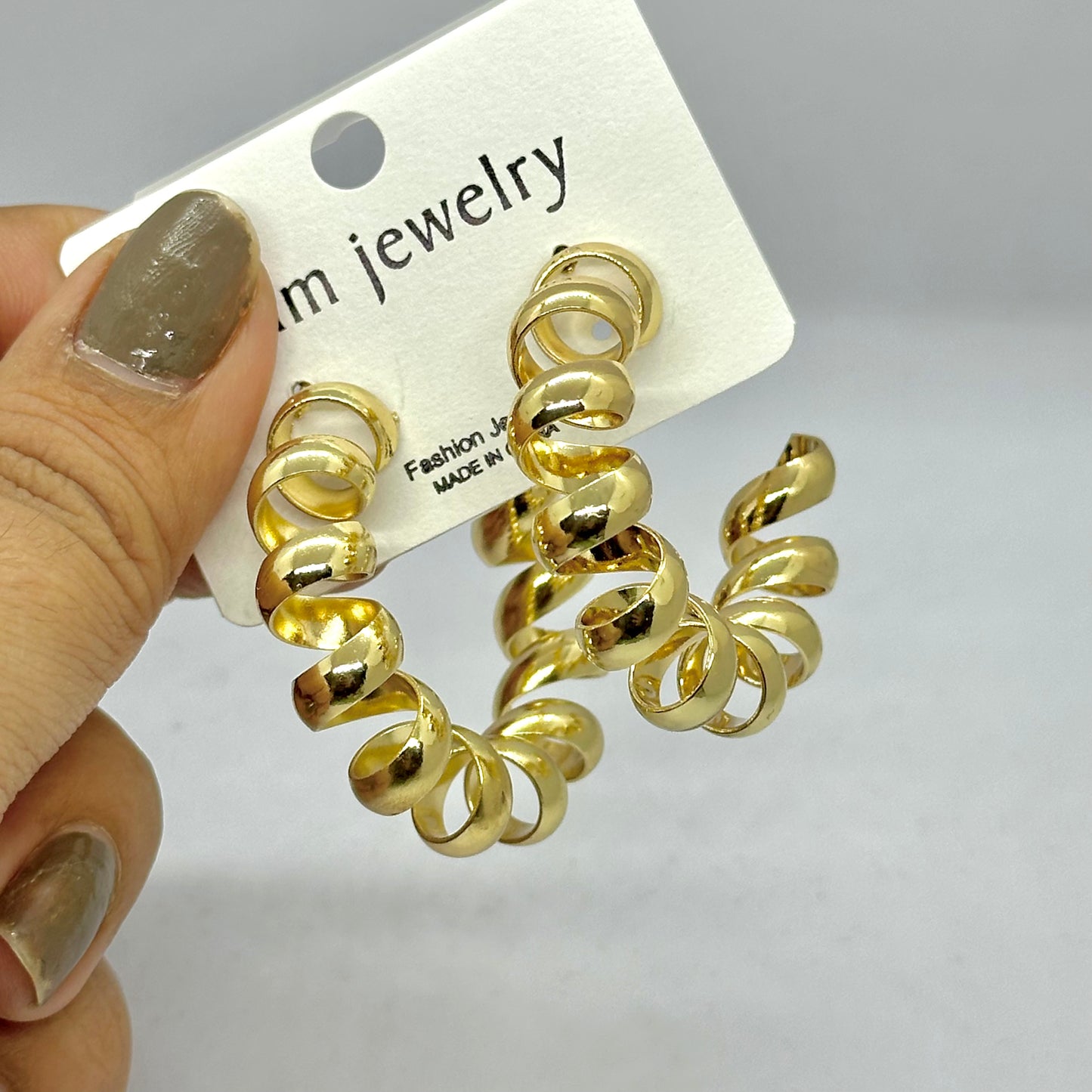 AURORA TWISTED HOOPS