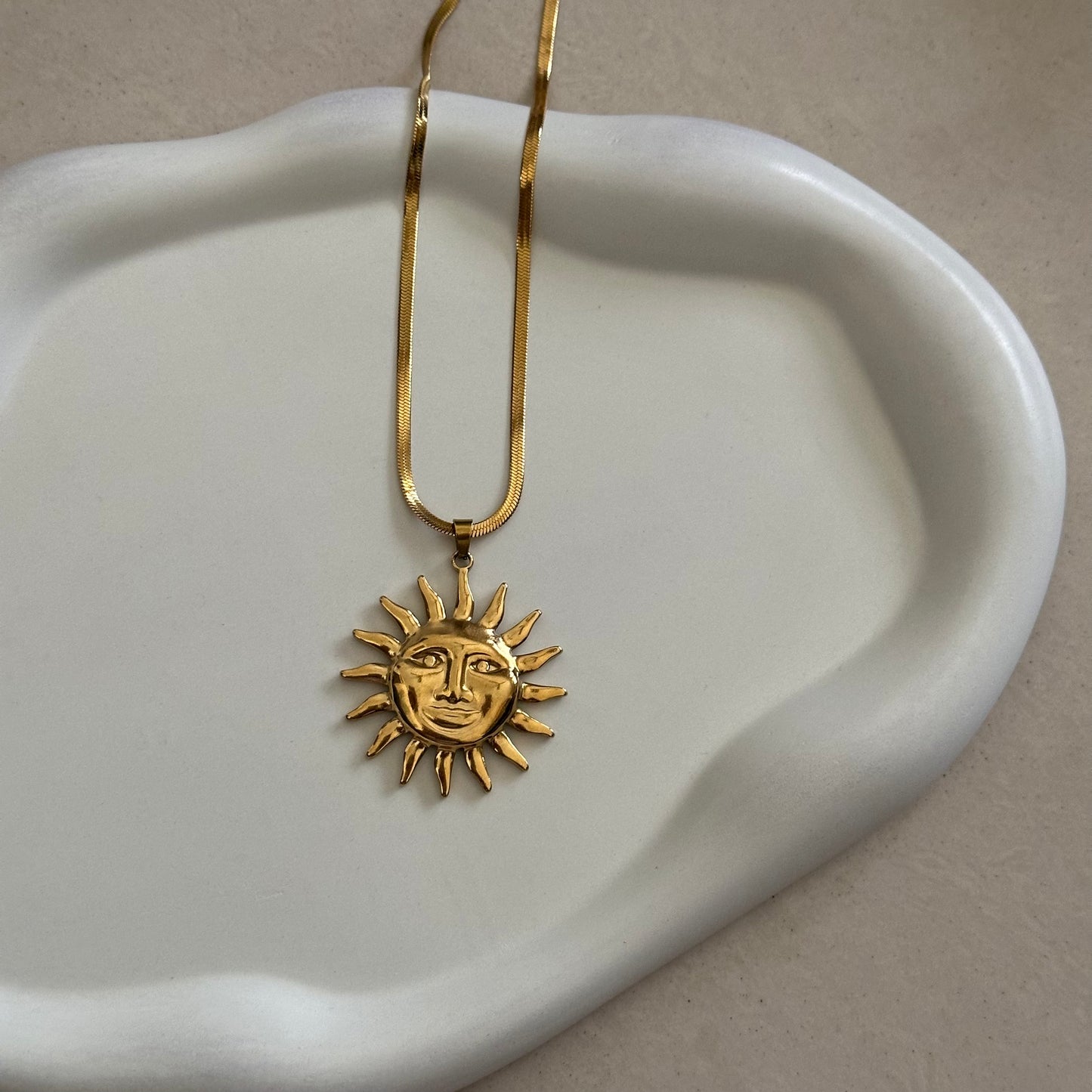 BOHO SUN PENDANT NECKLACE | 18K GOLD PLATED