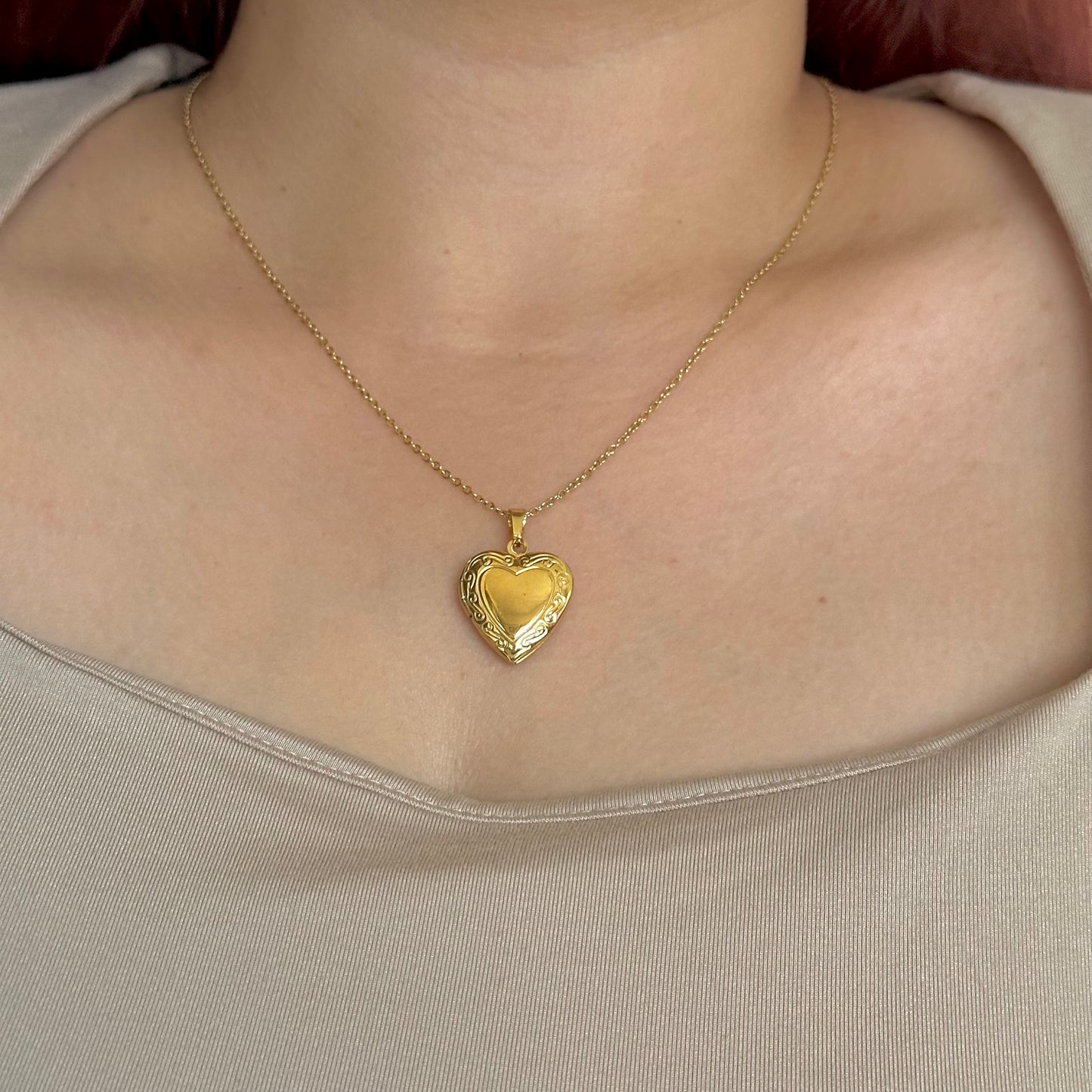 VINTAGE PHOTO LOCKET HEART PENDANT | 18K GOLD PLATED