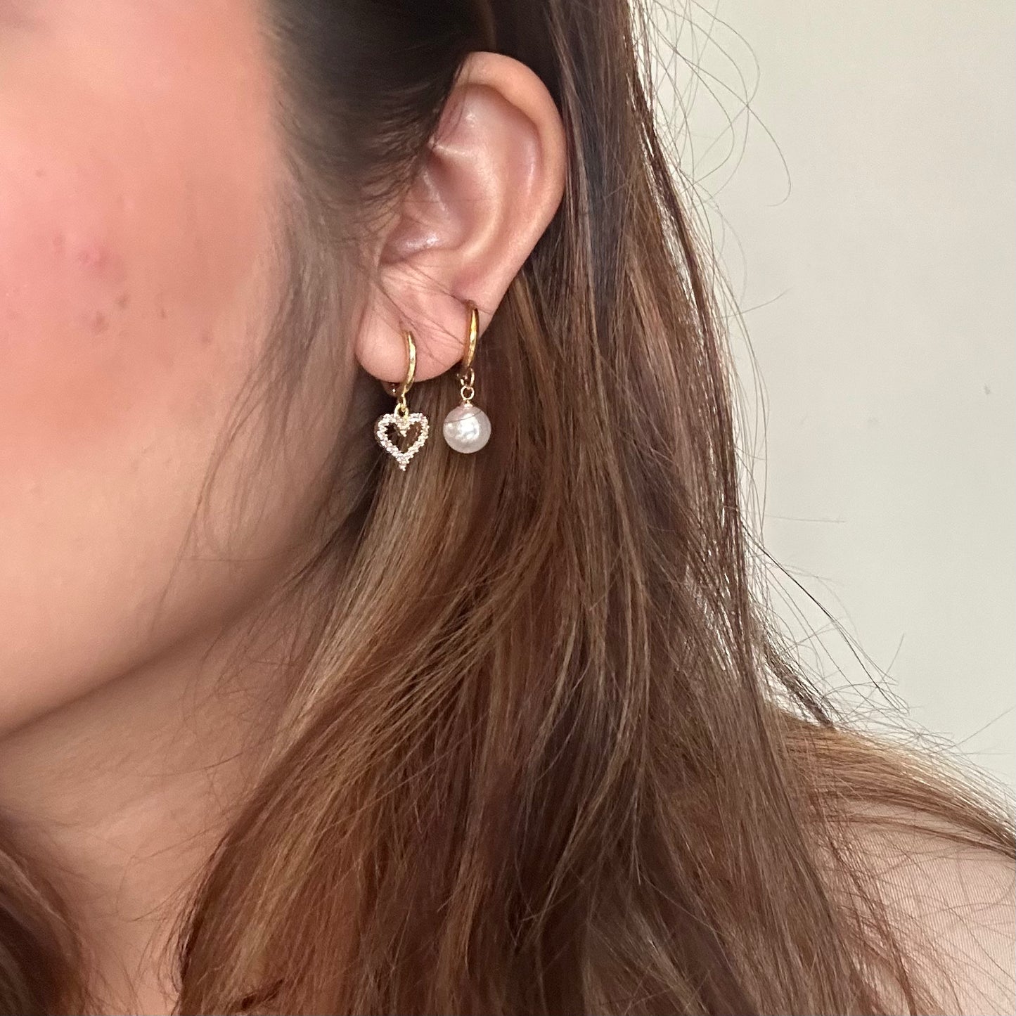 MINI HEART STONE EARDROPS
