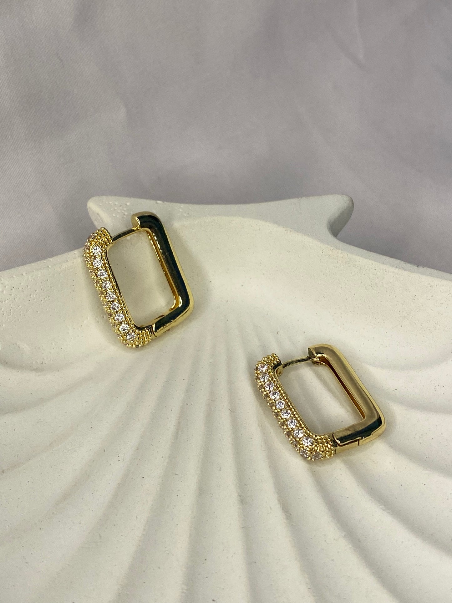 SEIRRA HOOPS MEDIUM