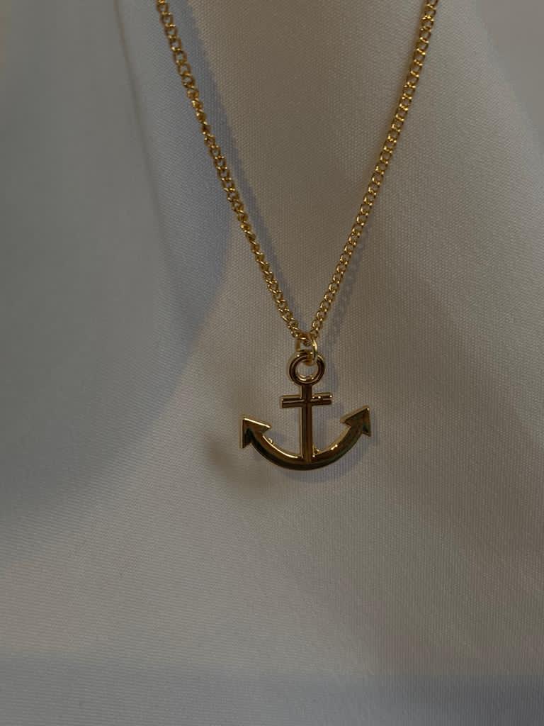 Anchor necklace