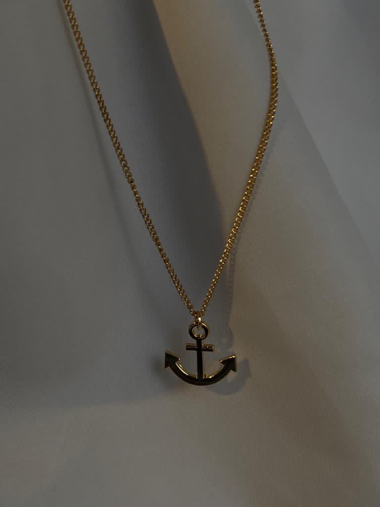 Anchor necklace