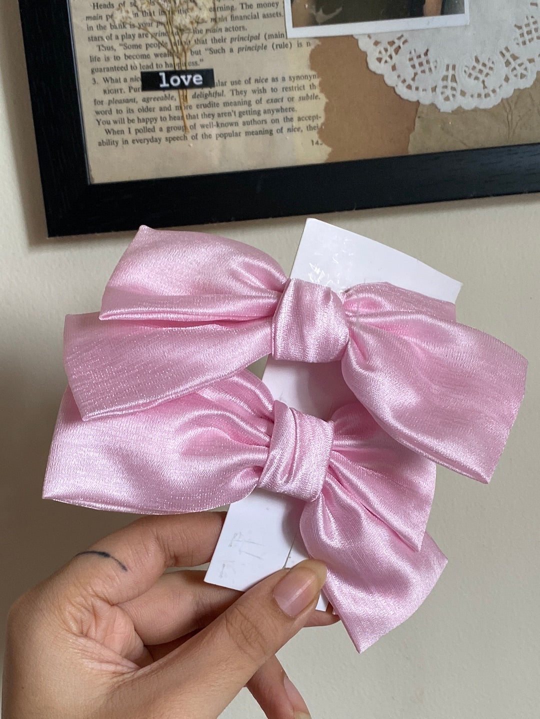Bow hair clutch
