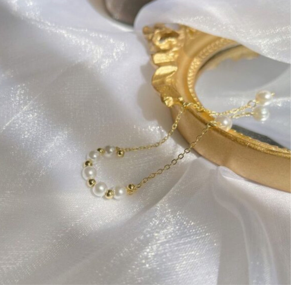Pearl Dangler Earcuff ( fake Piercing)