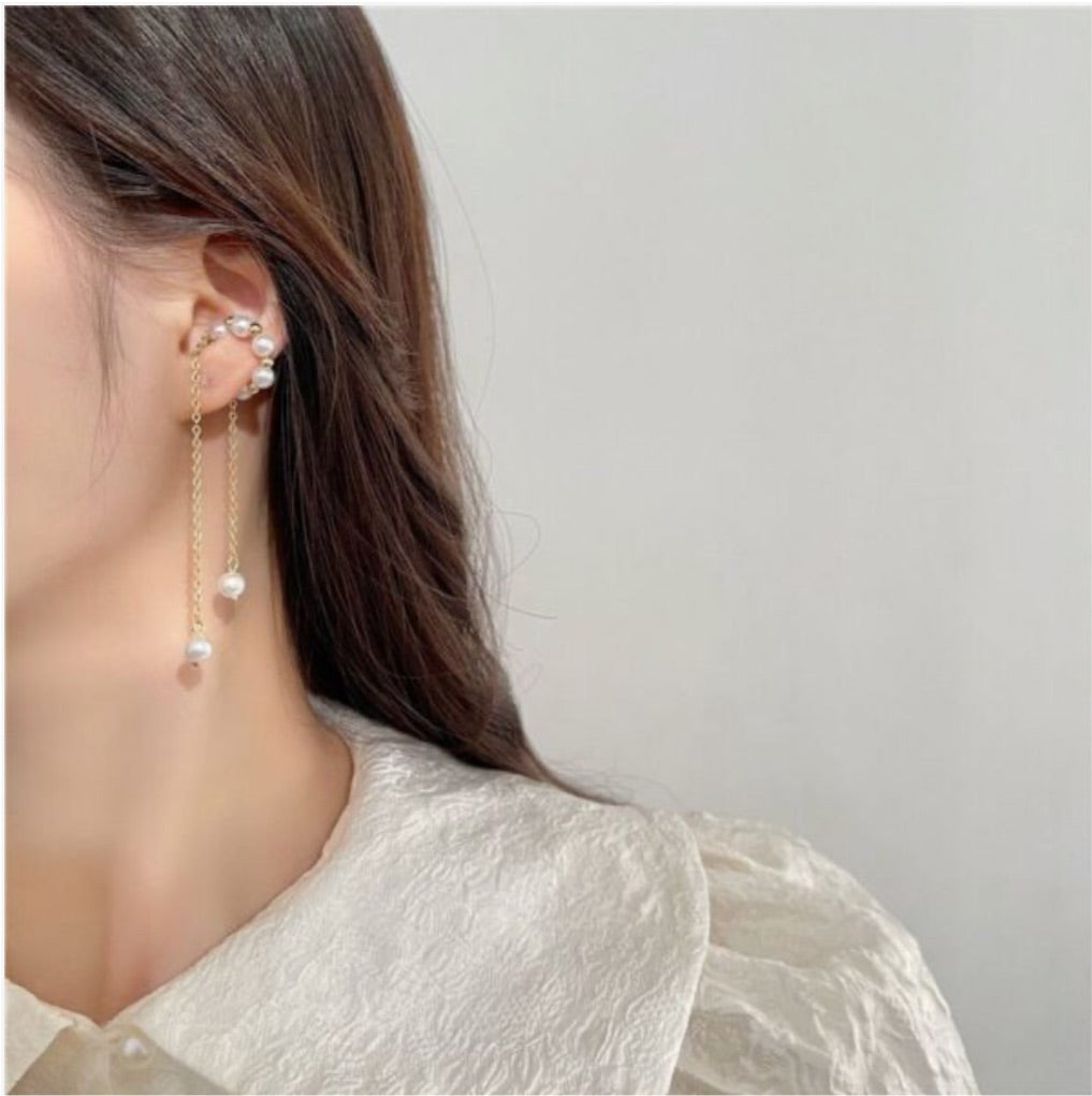 Pearl Dangler Earcuff ( fake Piercing)