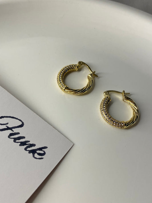 Eyra Gold Sparkle Hoops