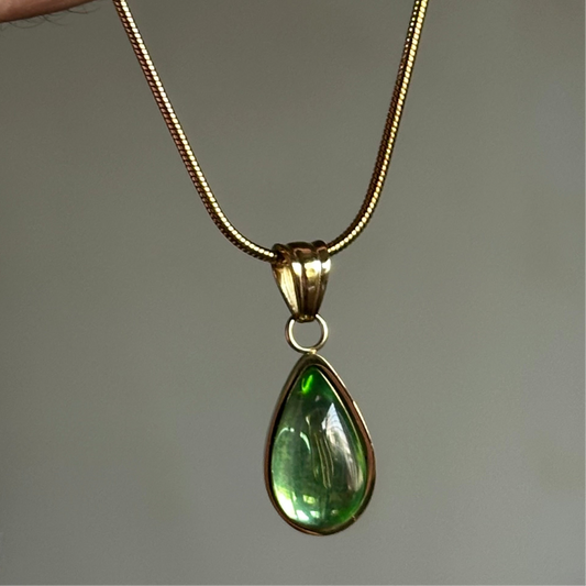EMERALD ELEGANCE NECKLACE
