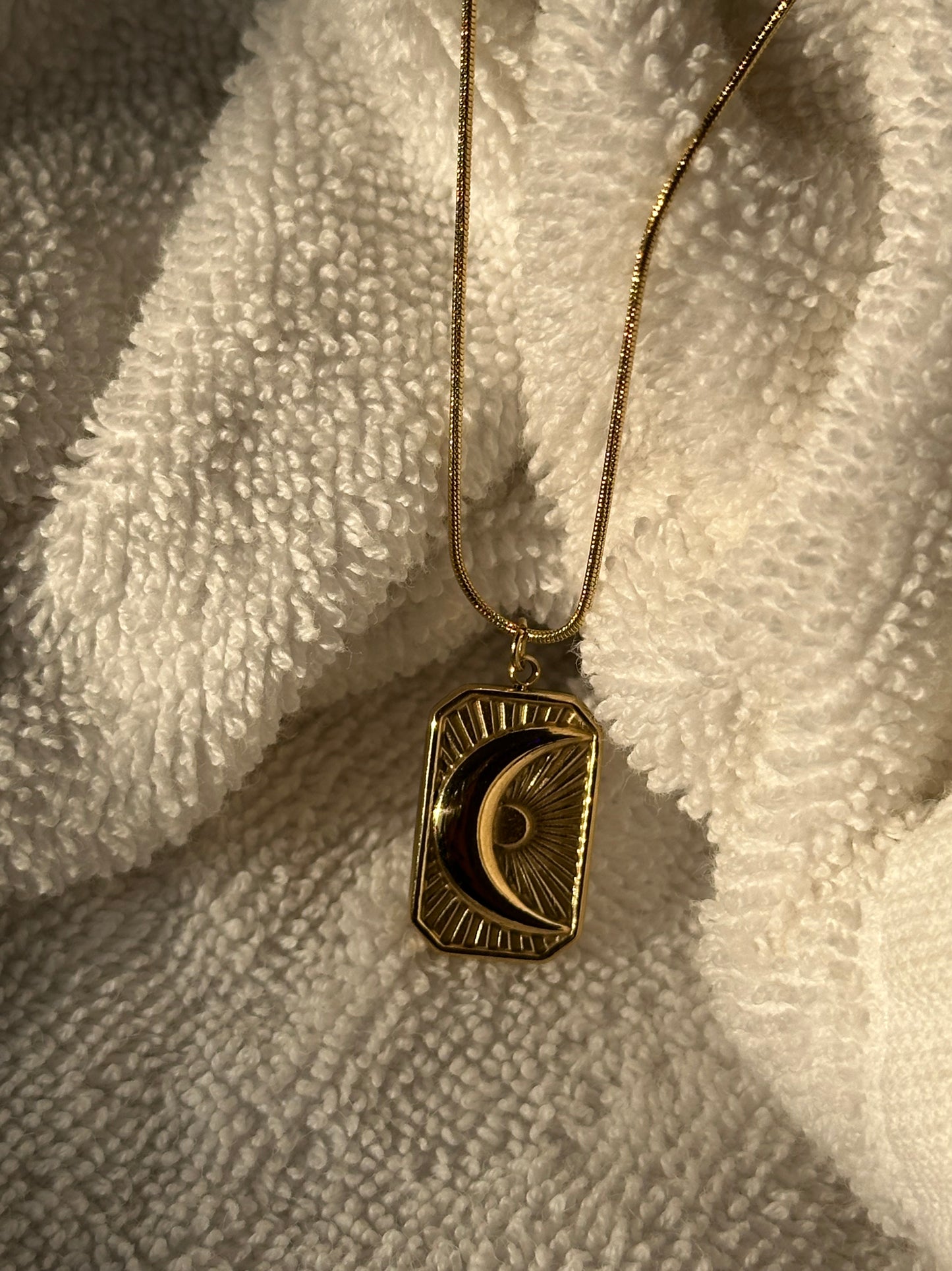 Moon light necklace