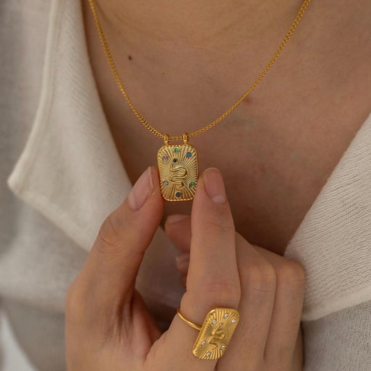 SNAKE CARVED NECKLACE | 18K GOLD PLATED