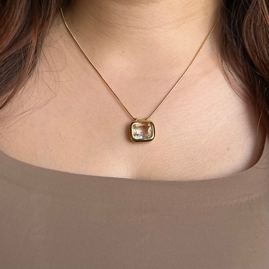 ELARA PENDANT