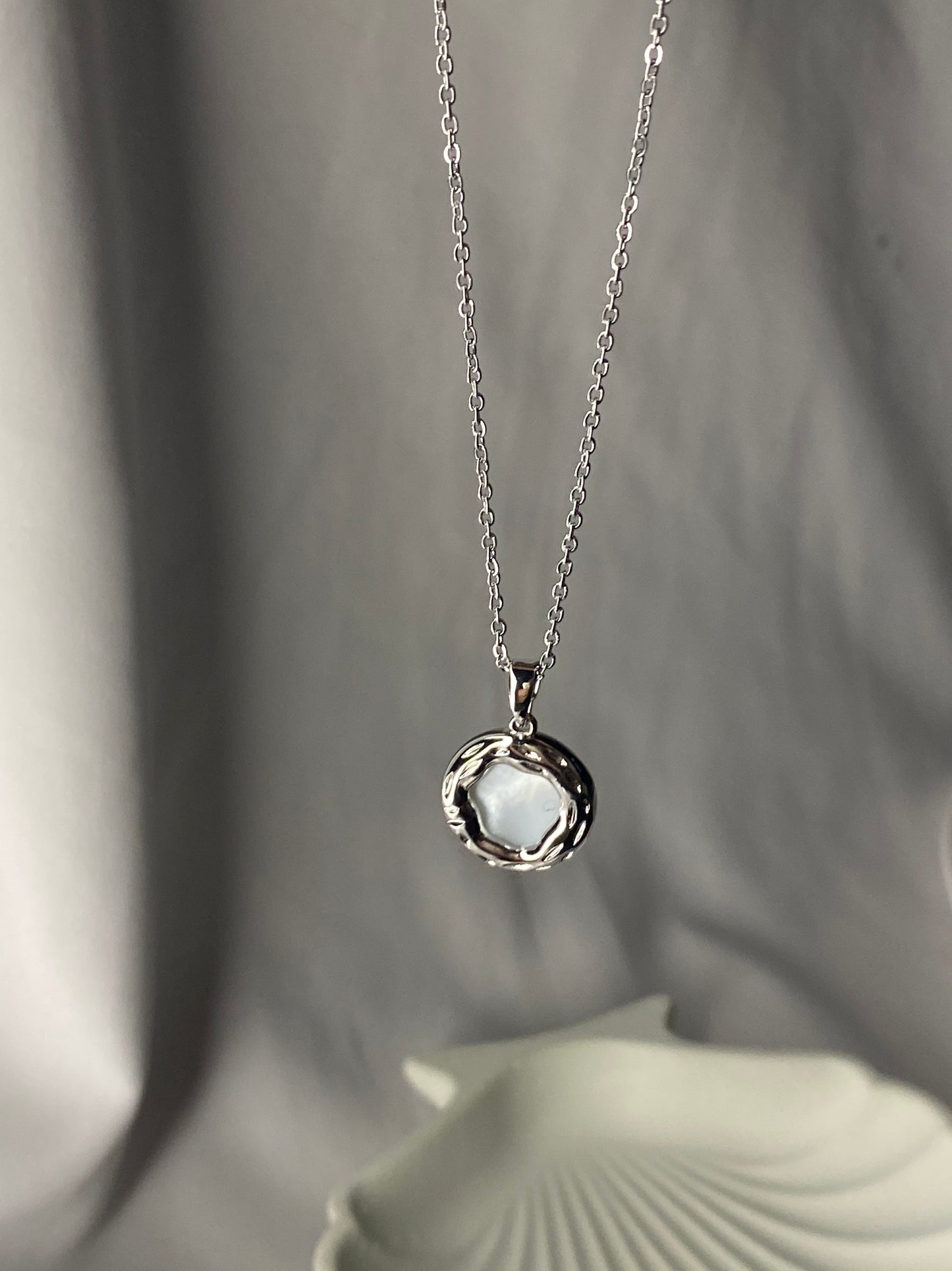 Iris silver Necklace