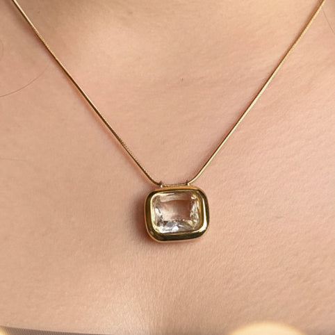 ELARA PENDANT