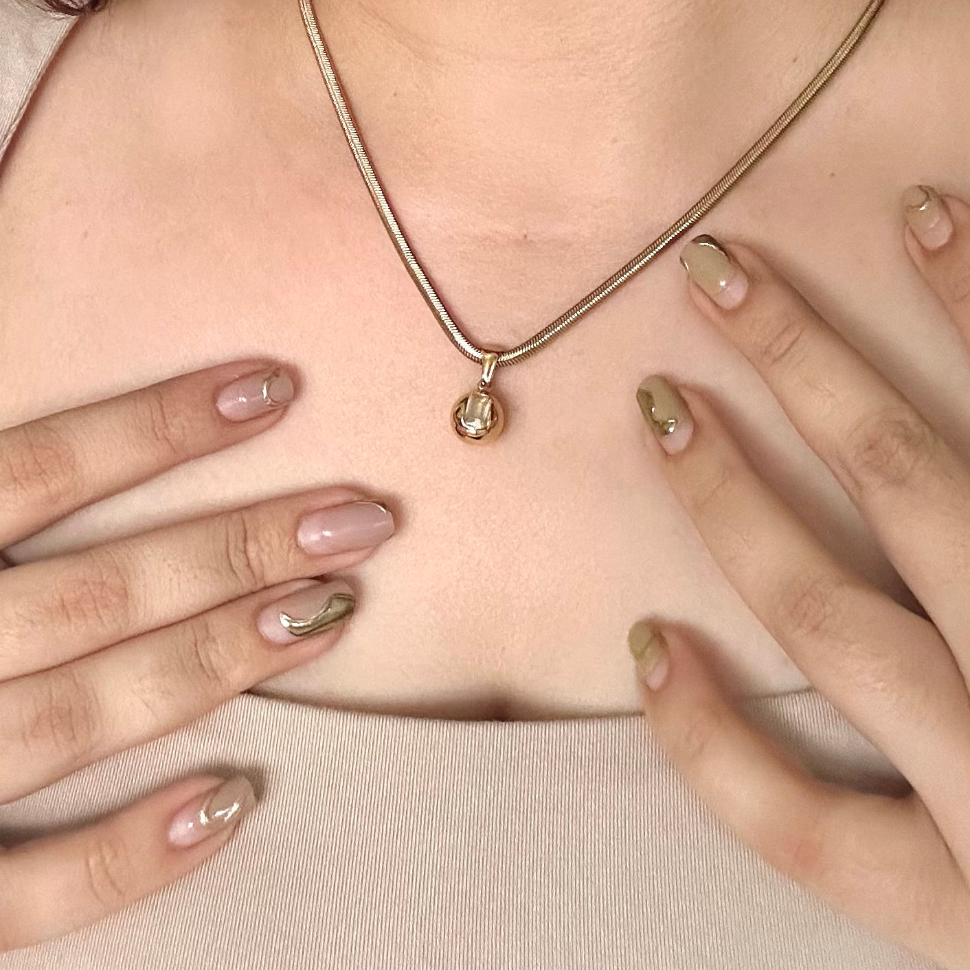NIA PENDANT NECKLACE | 18K GOLD PLATED