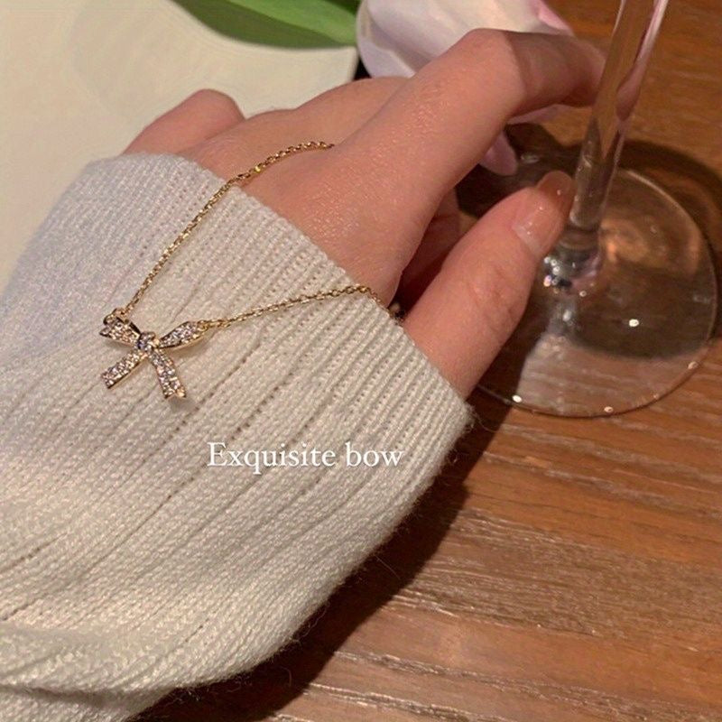 The Bow Necklace