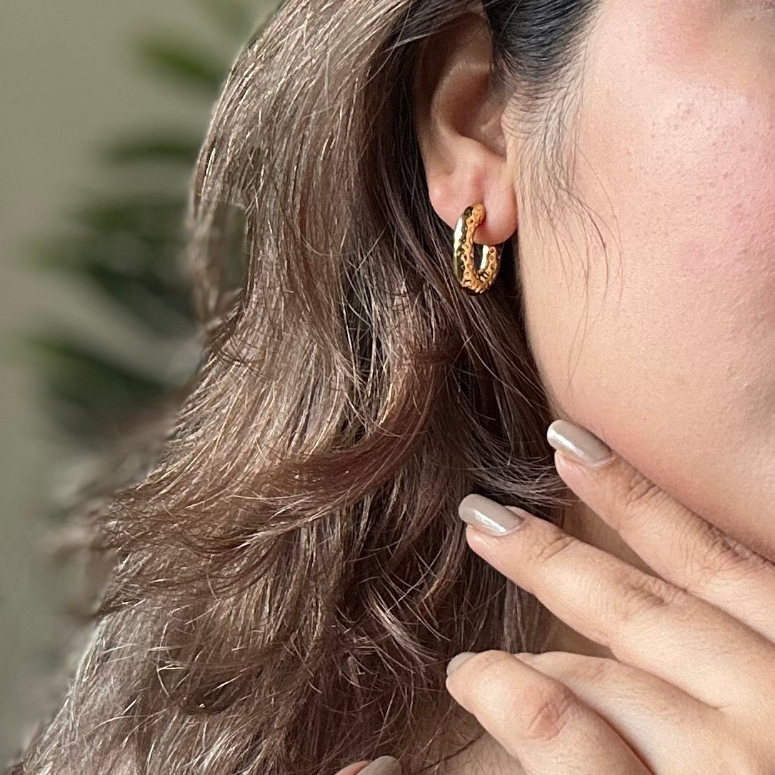 EVERYDAY WEAR GOLD HOOPS