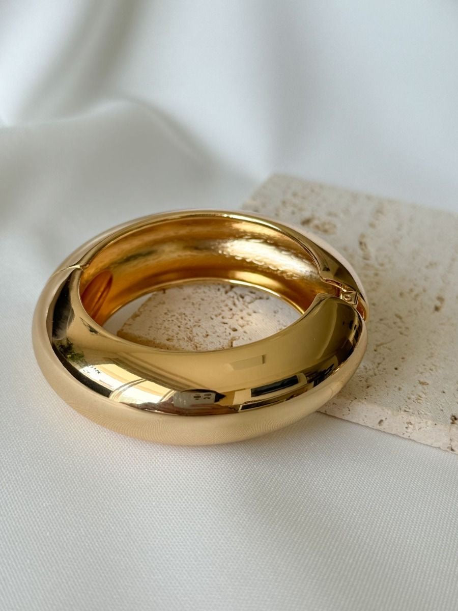 GOLD CHUNKY BRACELET