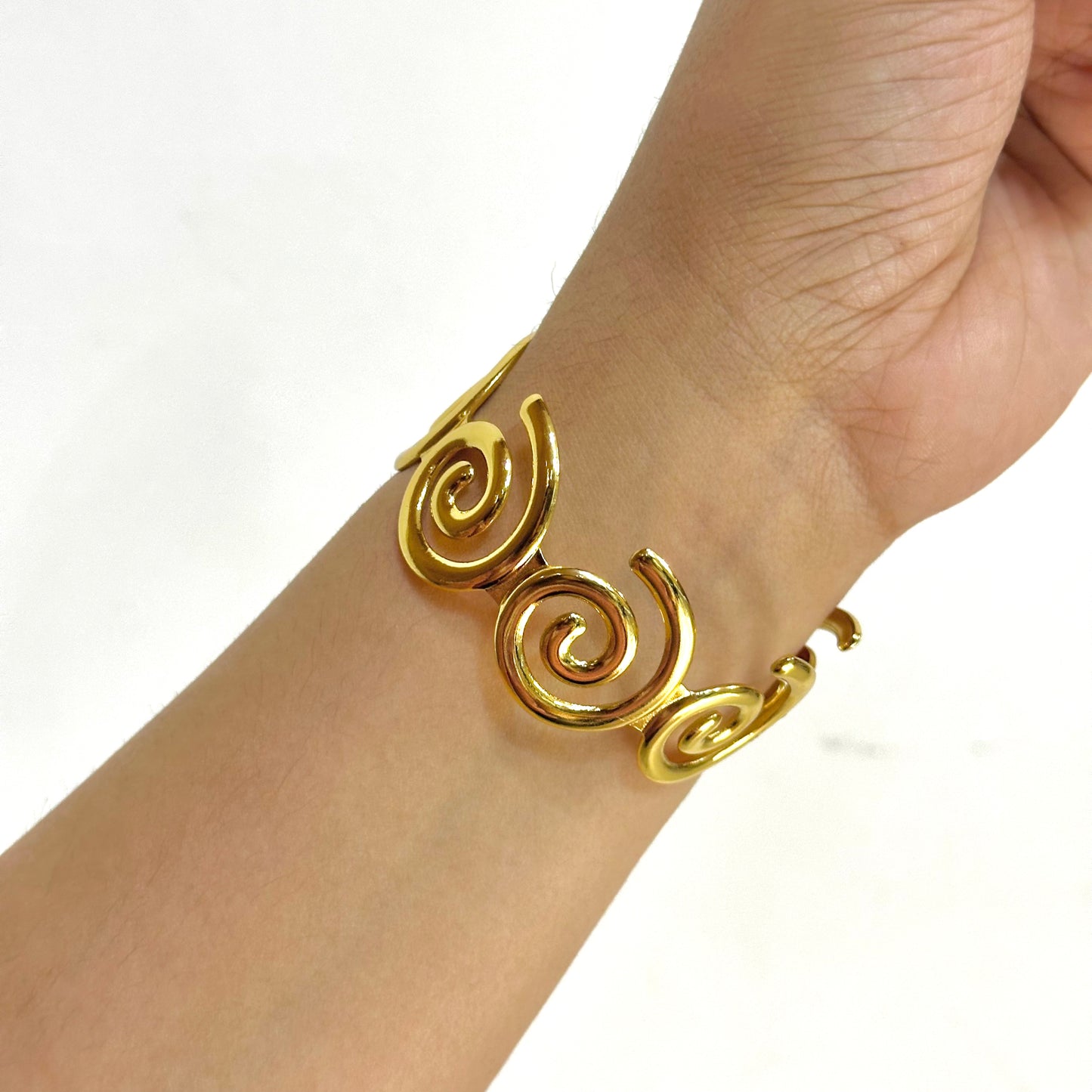 THE SPIRAL CUFF