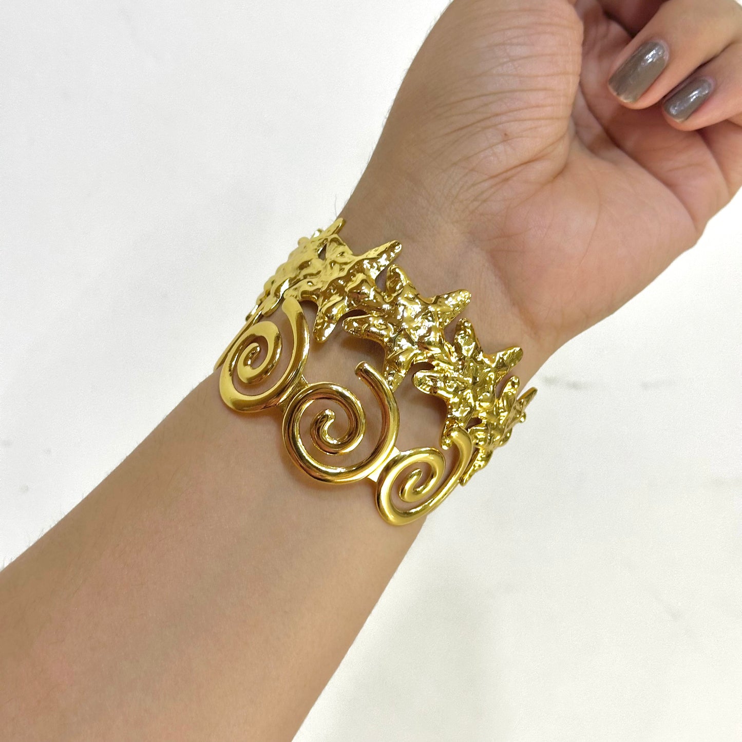 STARFISH GOLD CUFF