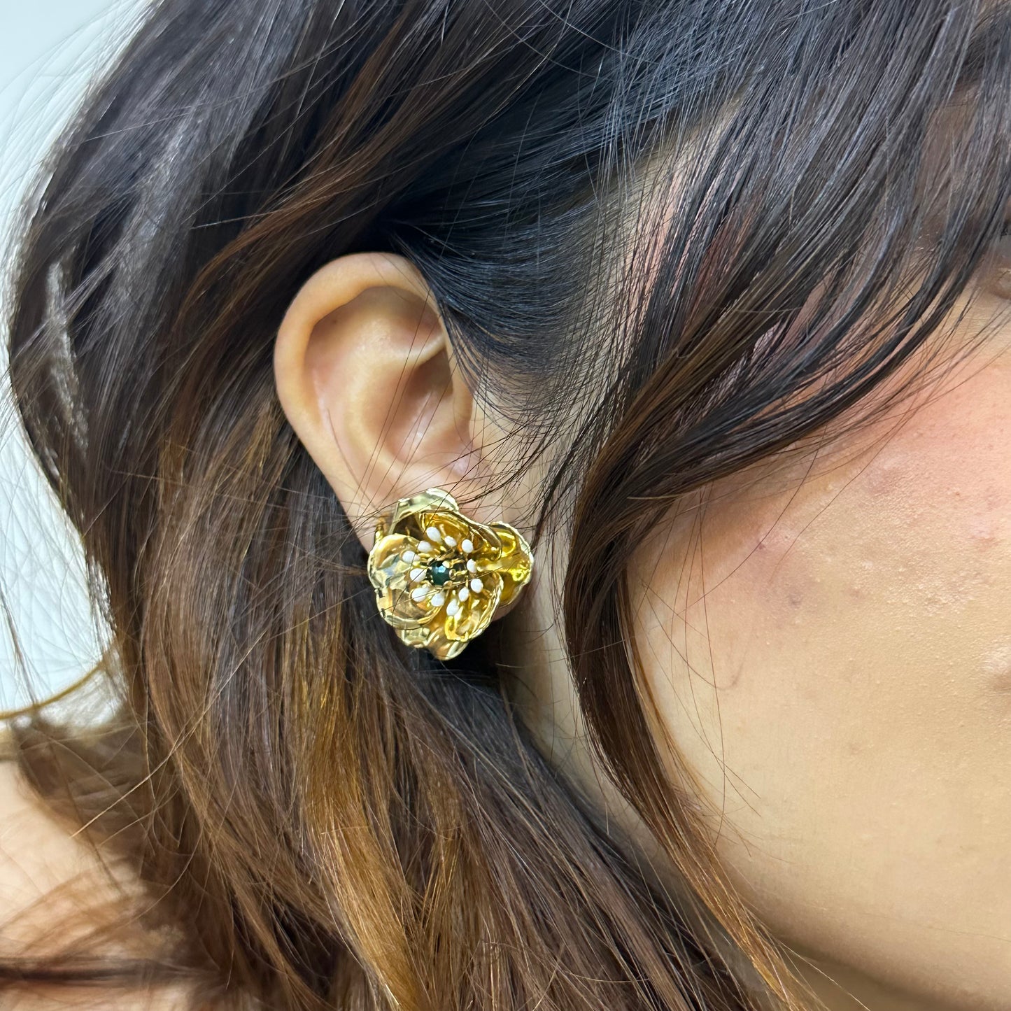 FLORA EMERALD STUDS