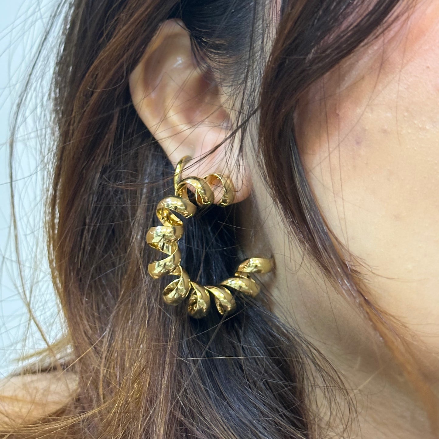 AURORA TWISTED HOOPS