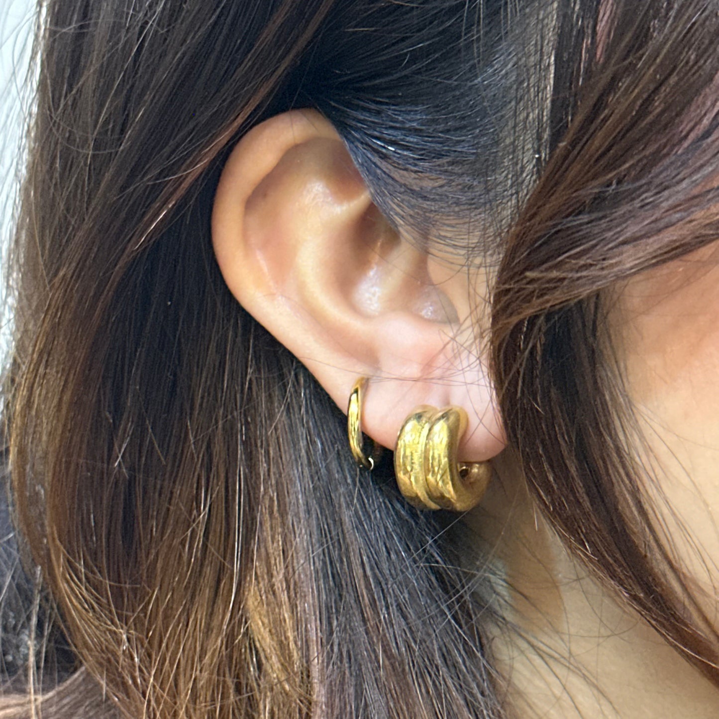 LITTLE AURA HOOPS