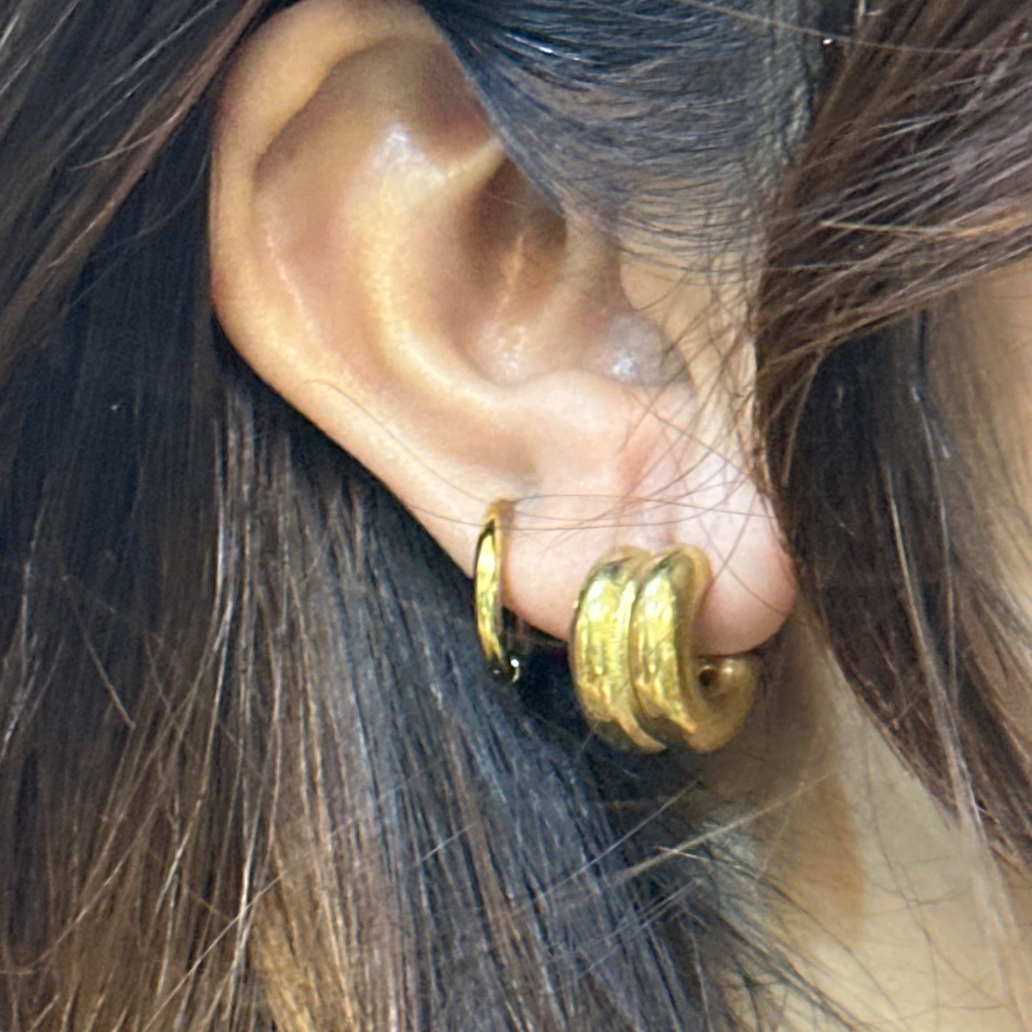 LITTLE AURA HOOPS