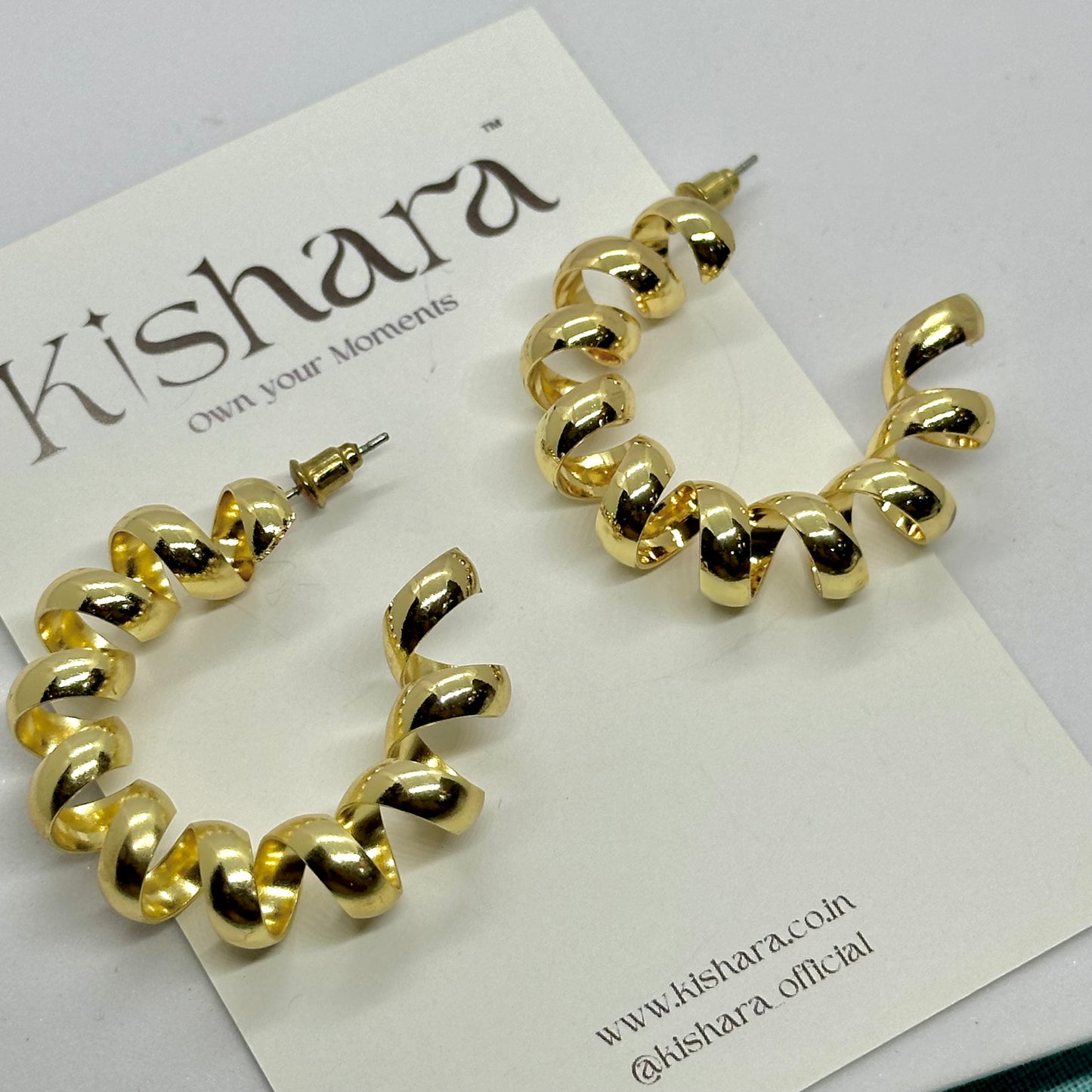 AURORA TWISTED HOOPS