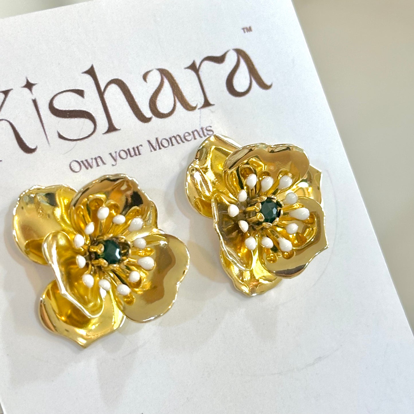 FLORA EMERALD STUDS