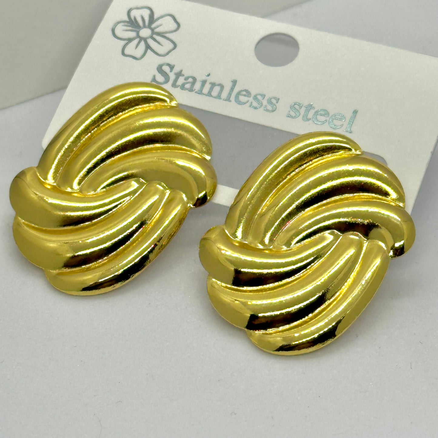 ELARA STUDS