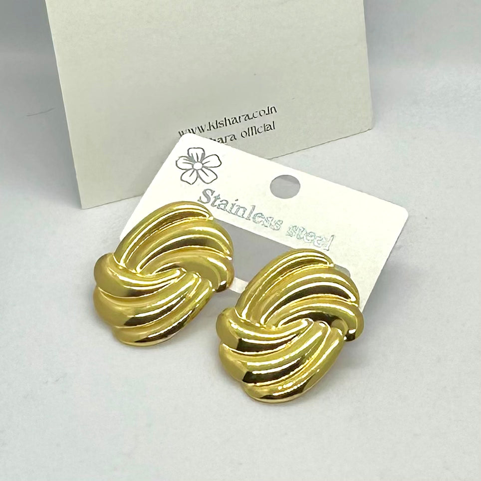 ELARA STUDS