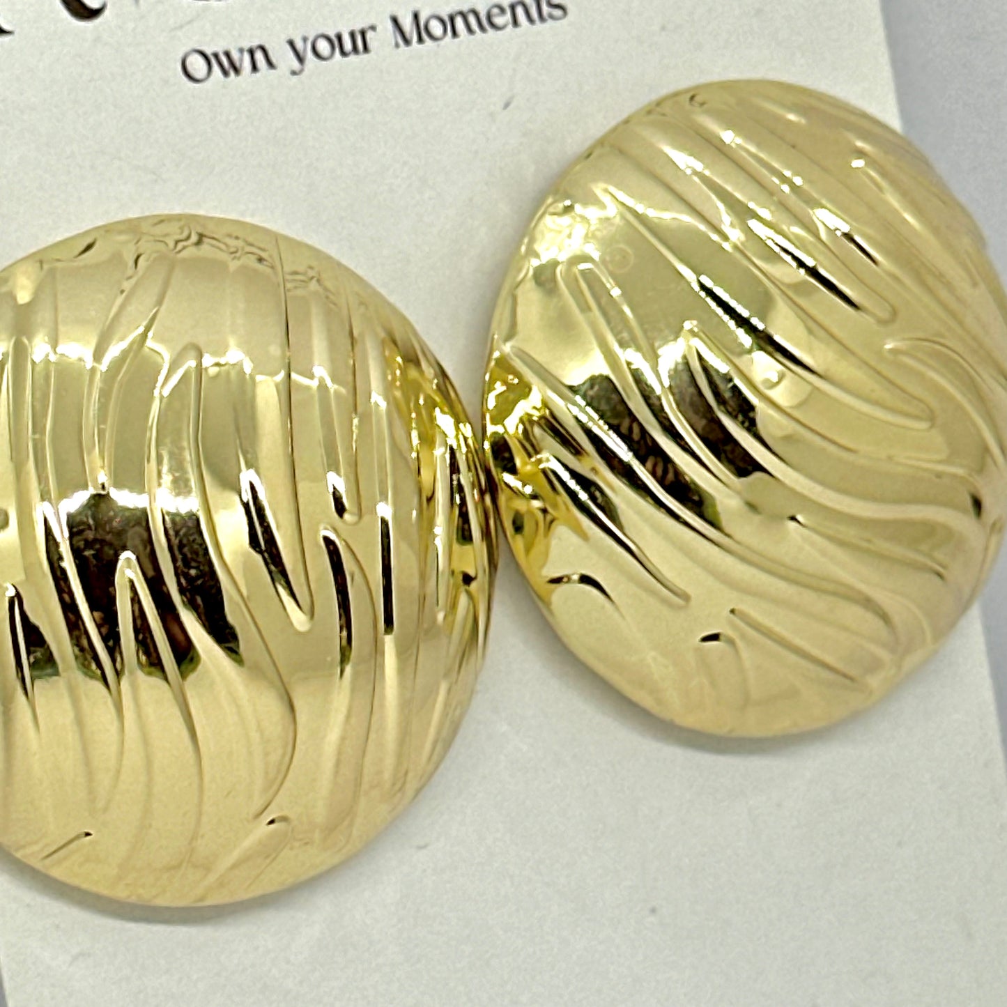 CHUNKY GOLD DOME STUDS