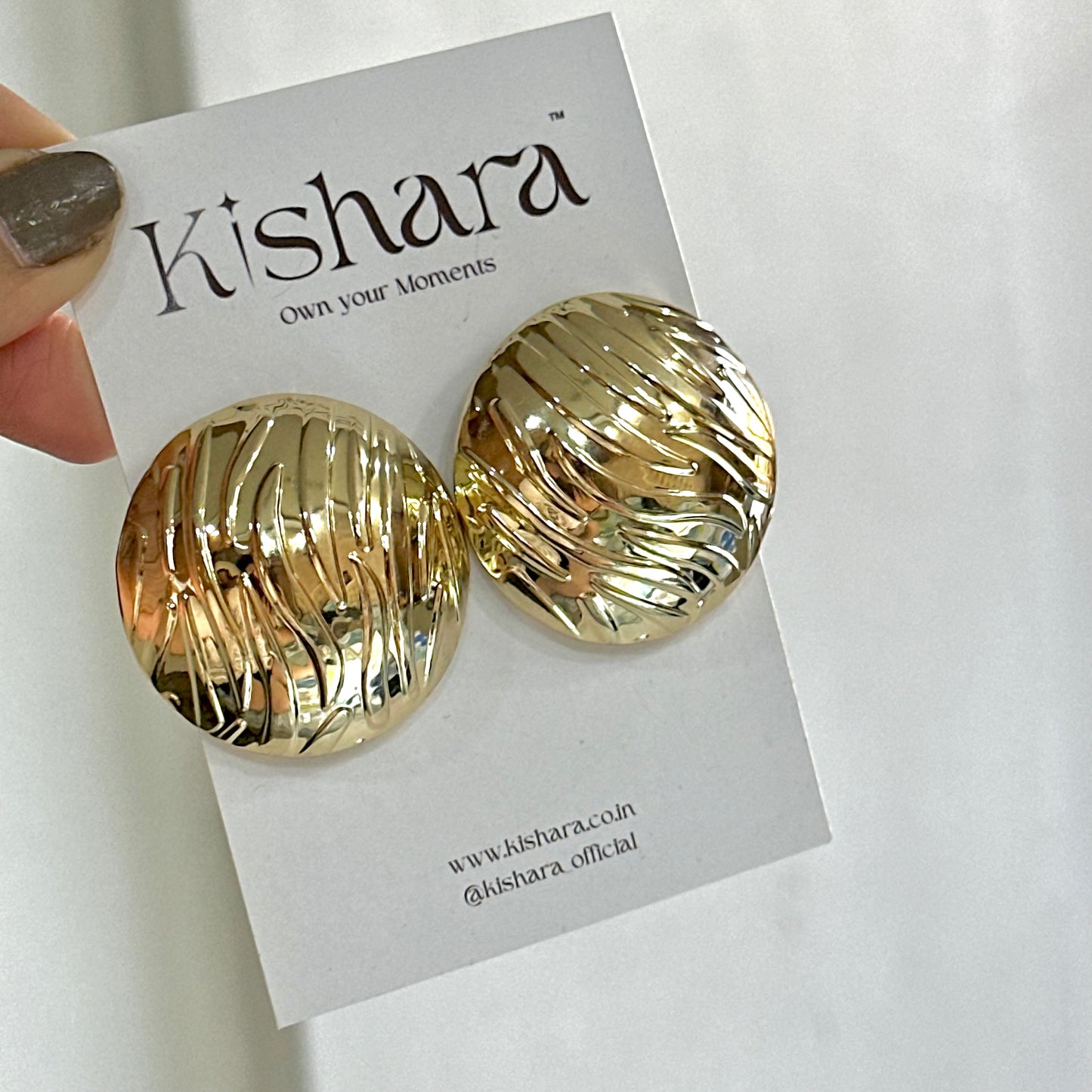 CHUNKY GOLD DOME STUDS