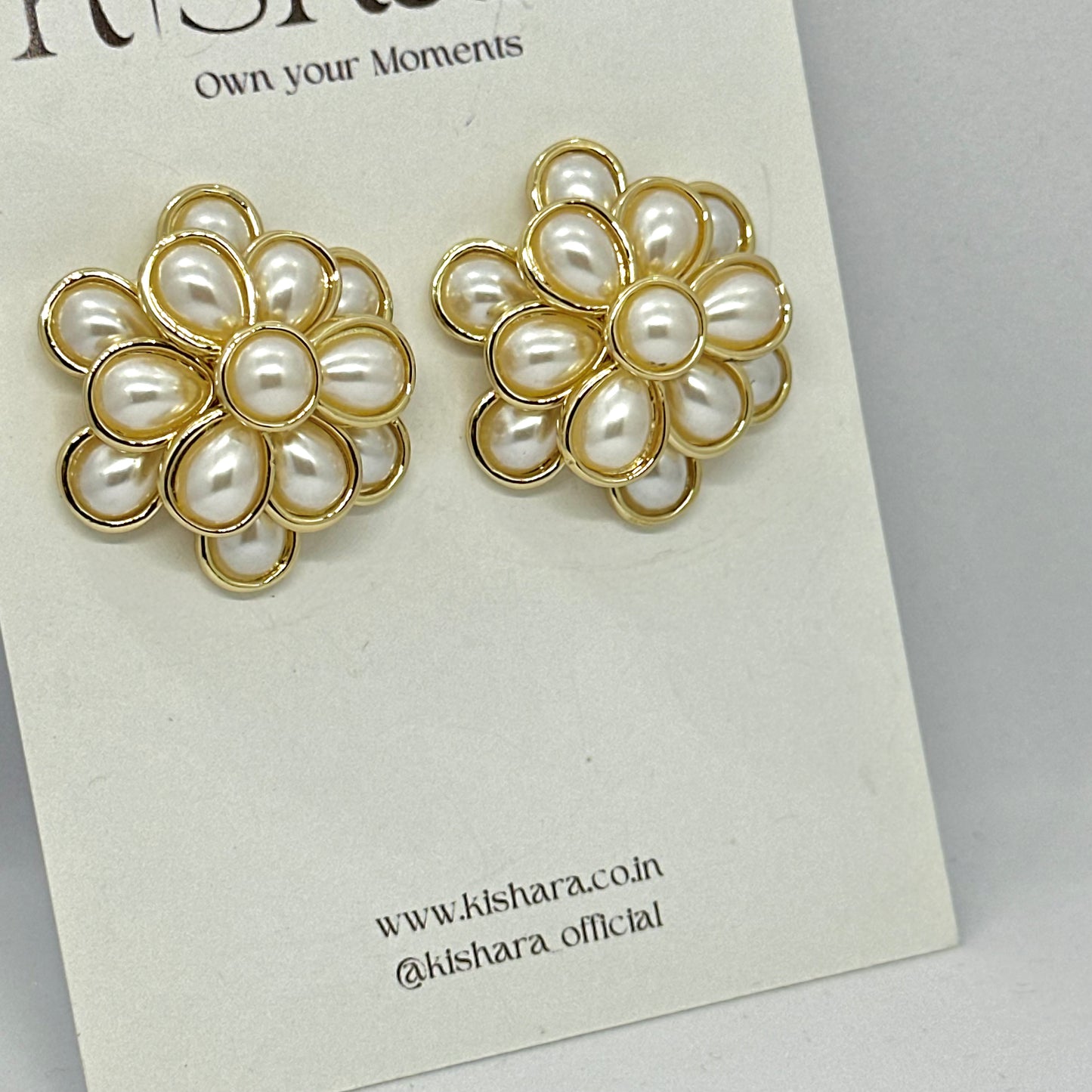 PEARL BLOSSOM STUDS