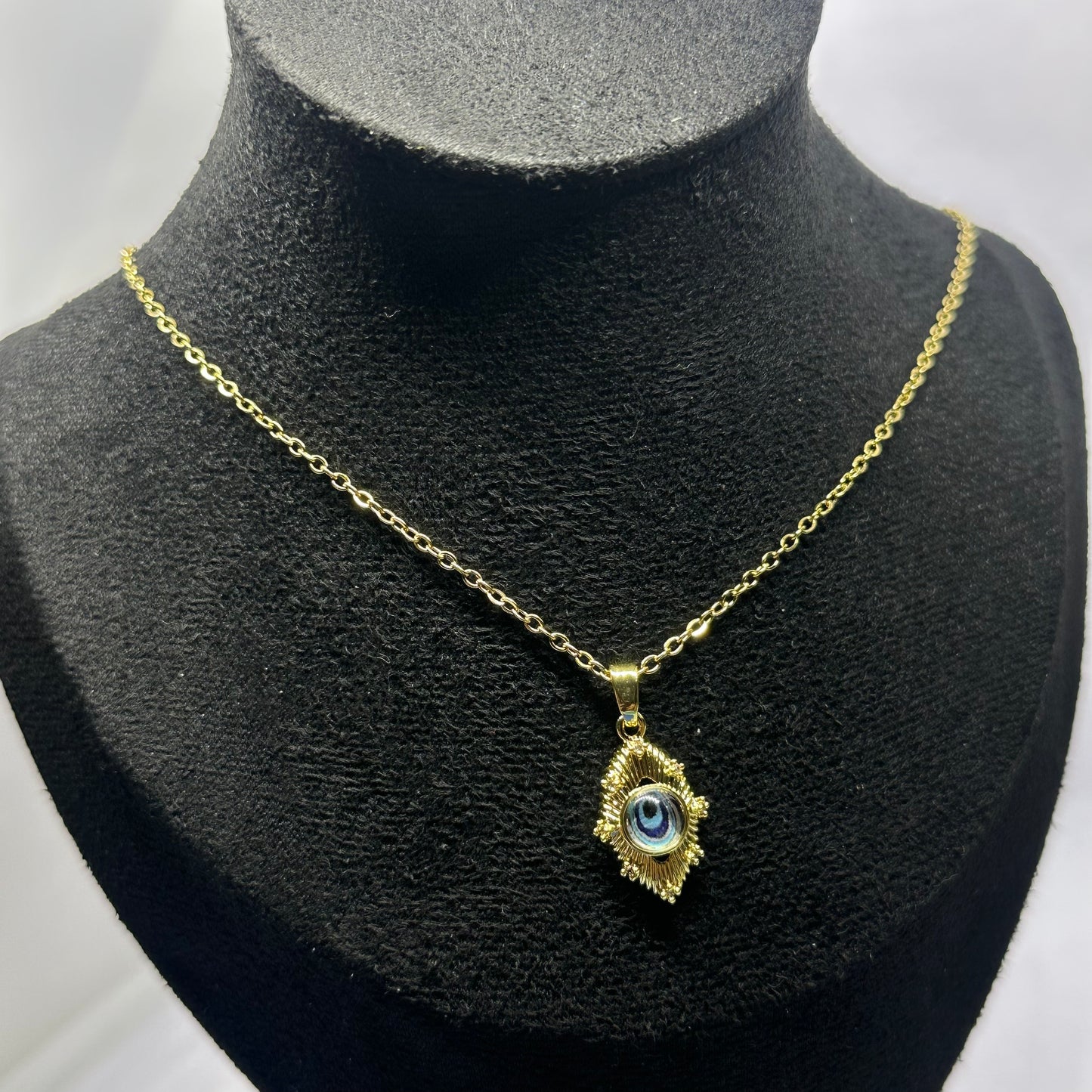 EVIL EYE NECKLACE